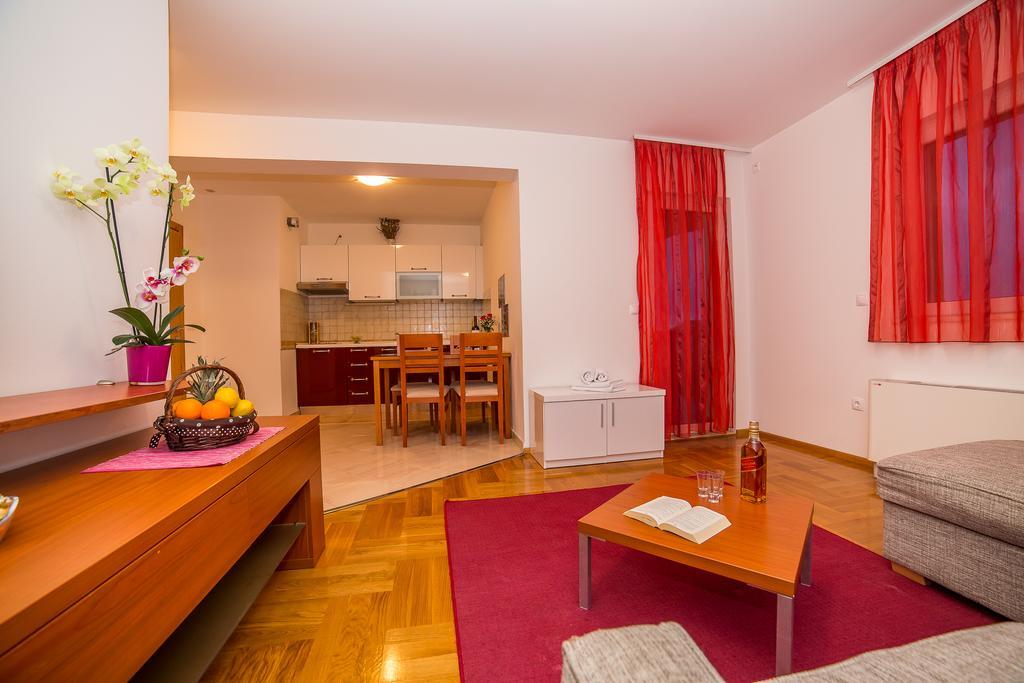 Apartments Kristina Makarska Zewnętrze zdjęcie